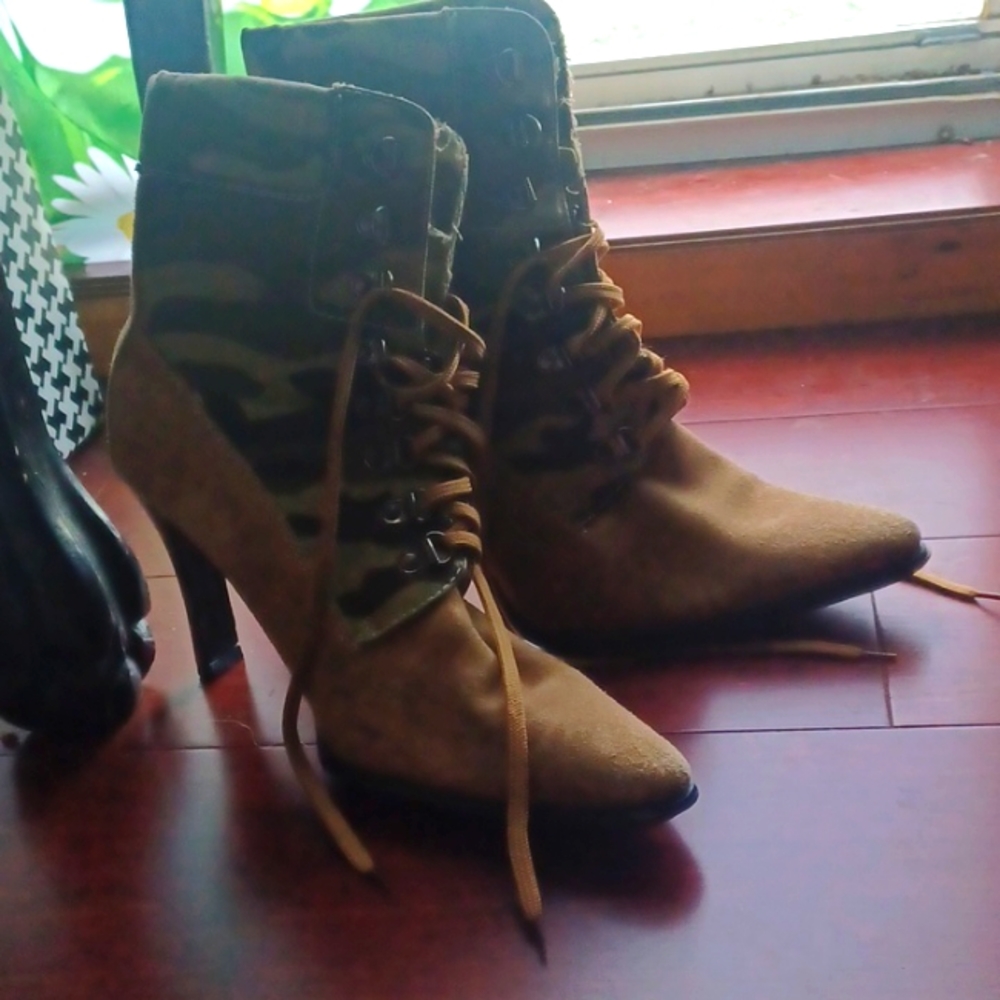 Clamflouge High Heels